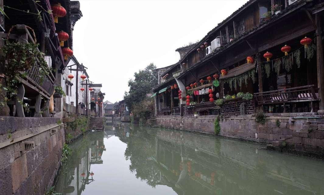 天晴风小空气质量不佳 中西部局地陷重度污染